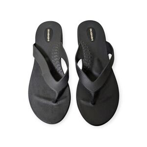 2/$30...Okabashi Flip Flop Rubber Sandals in EUC - size 6.5